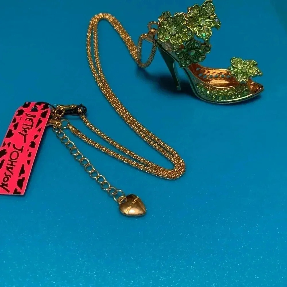 BETSEY JOHNSON Stiletto Shoe Necklace, NWT.